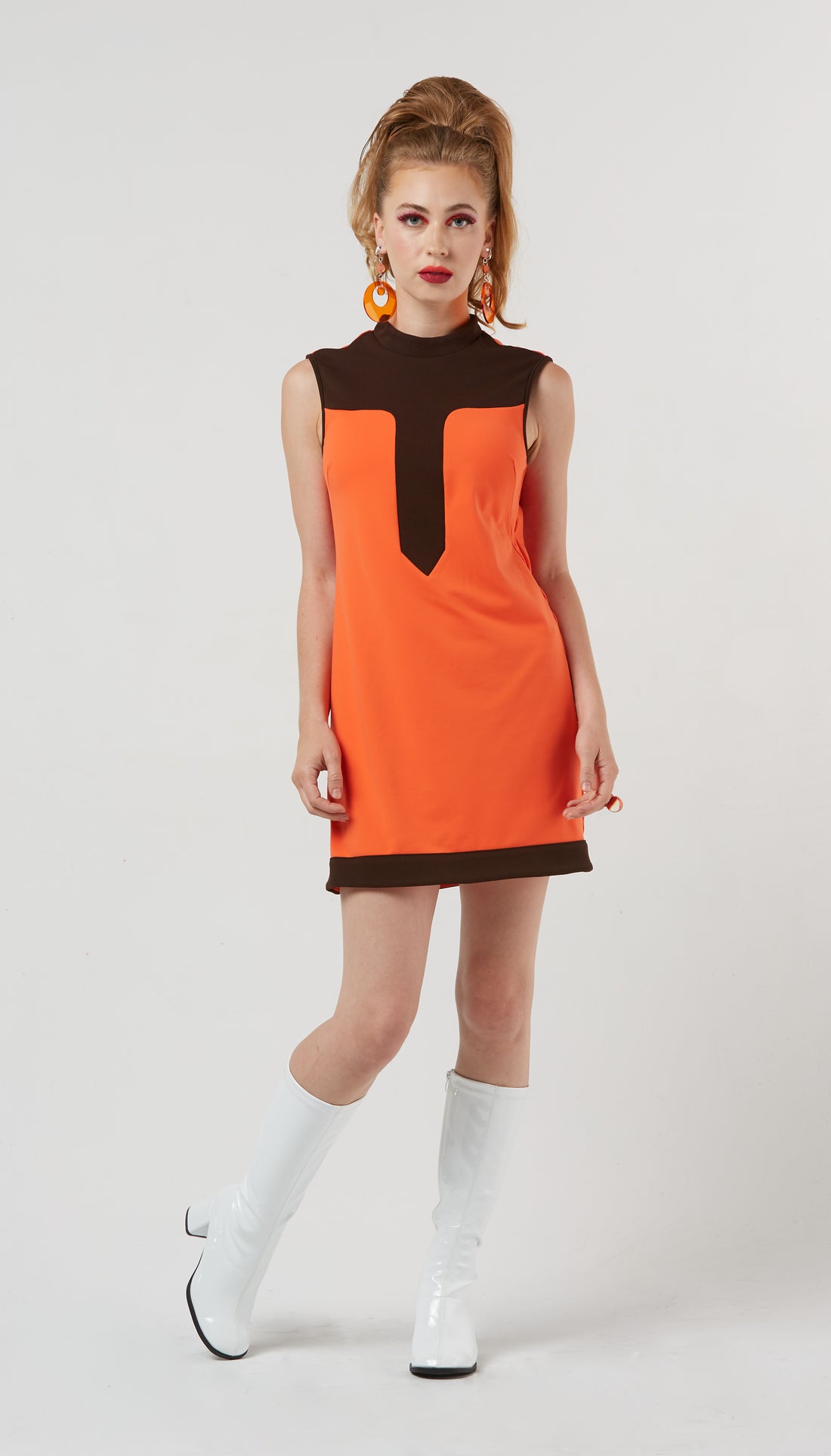 Sleeveless brown orange shift dress